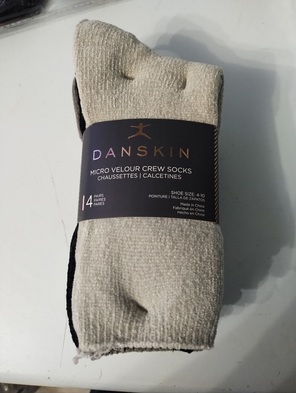 New Women's Danskin Beige Micro Velour Crew Socks -4 Pack